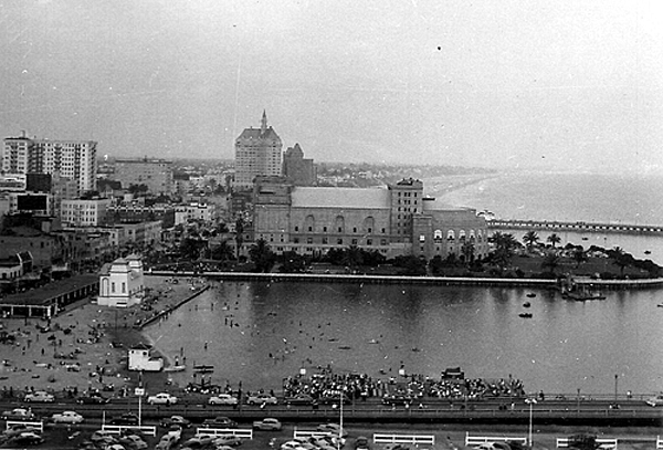 Black and white picture of old Long Beach from 1952