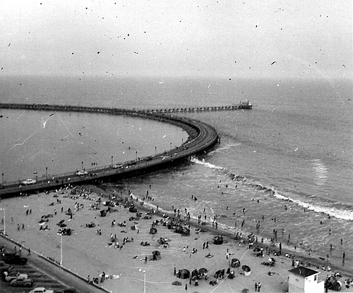 Black and white picture of Rainbow Pier in 1952