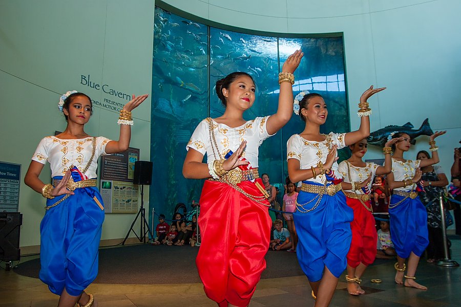 Southeast Asian dance performers