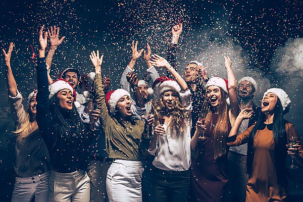 Enjoy a festive holiday dinner with everyone special to you at the Aquarium of the Pacific