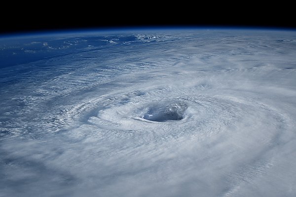 Eye of hurricane - still of Hurricane 3D
